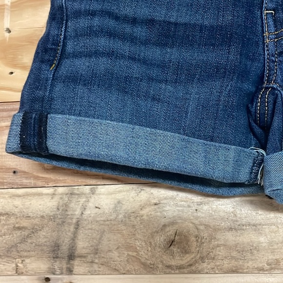 American Eagle Outfitters size 0 Super Stretch Dark Wash Low-rise Denim Shorts - Picture 3 of 11